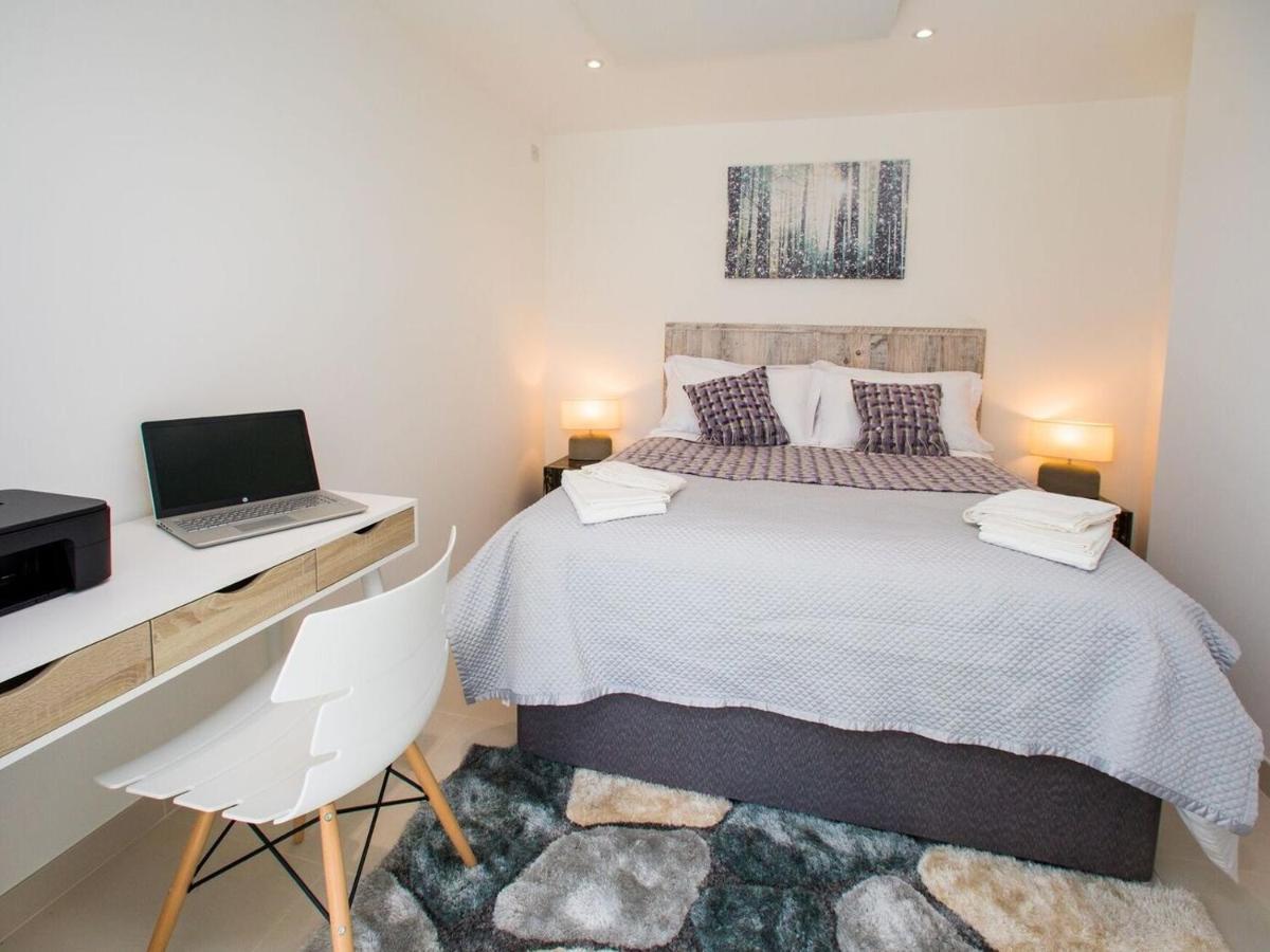Villa Hiraeth At The Brecon Beacons à Merthyr Tydfil Extérieur photo